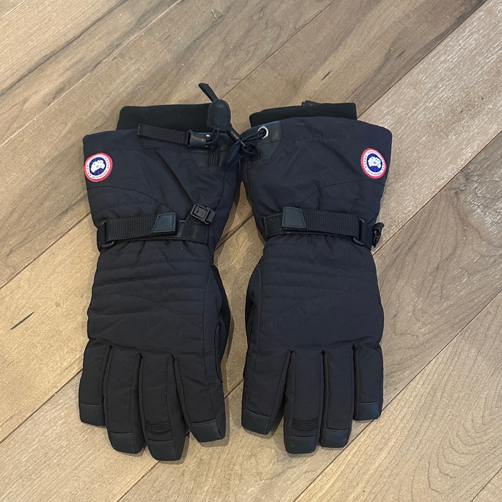 Canada Goose Black Insulated Winter Gloves Women Size Small